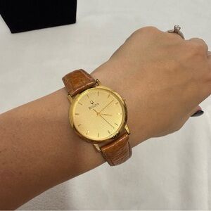Vintage Bulova Gold-Tone Dress Watch with Leather Band
